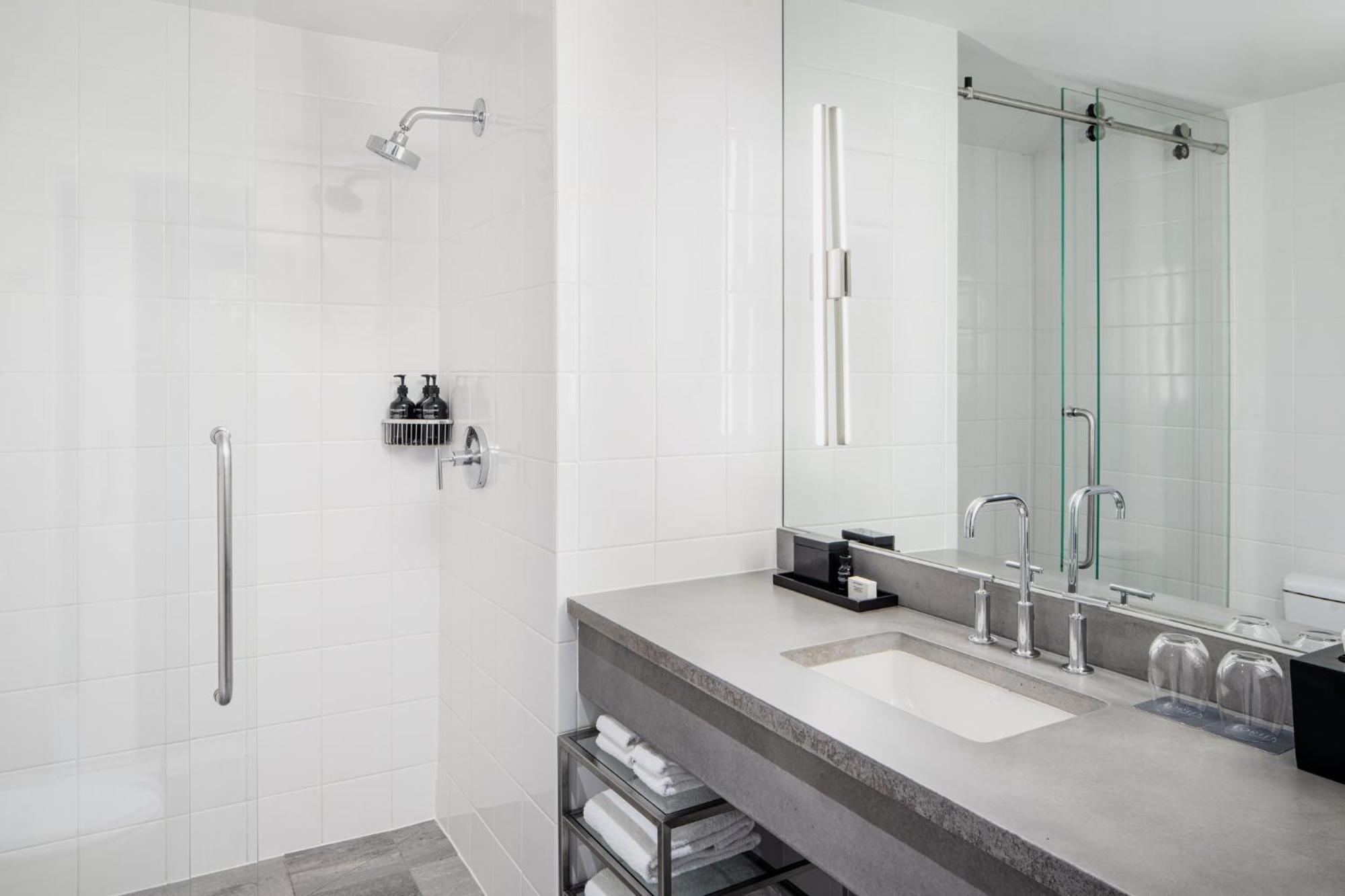 Archer Old Town Hotel 4*